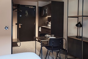 1 chambre, bureau, espace de travail pour ordinateur portable