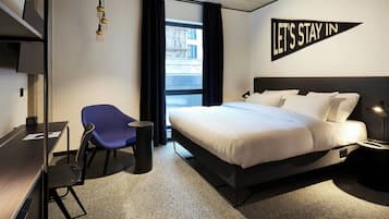 Deluxe Studio | Desk, laptop workspace, blackout drapes, free WiFi