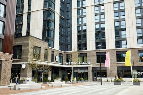 Exterior. The Social Hub Glasgow