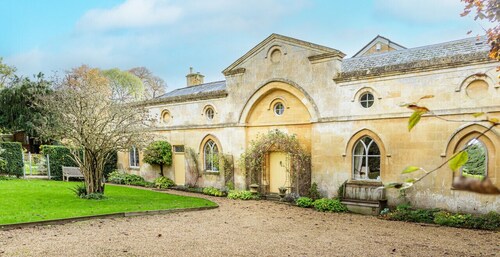 Artisan Hall: 4BD Stunning Grandeur in Cotswolds
