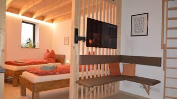 1 bedroom, desk, iron/ironing board, free WiFi