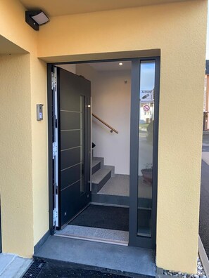 Exterior detail - Neue Ferienwohnung 35qm u. Balkon in Sehr Schöner Lage, Direkt am Fluss (Singen (Hohentwiel))