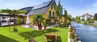 Neue Ferienwohnung 35qm u. Balkon in Sehr Schöner Lage, Direkt am Fluss