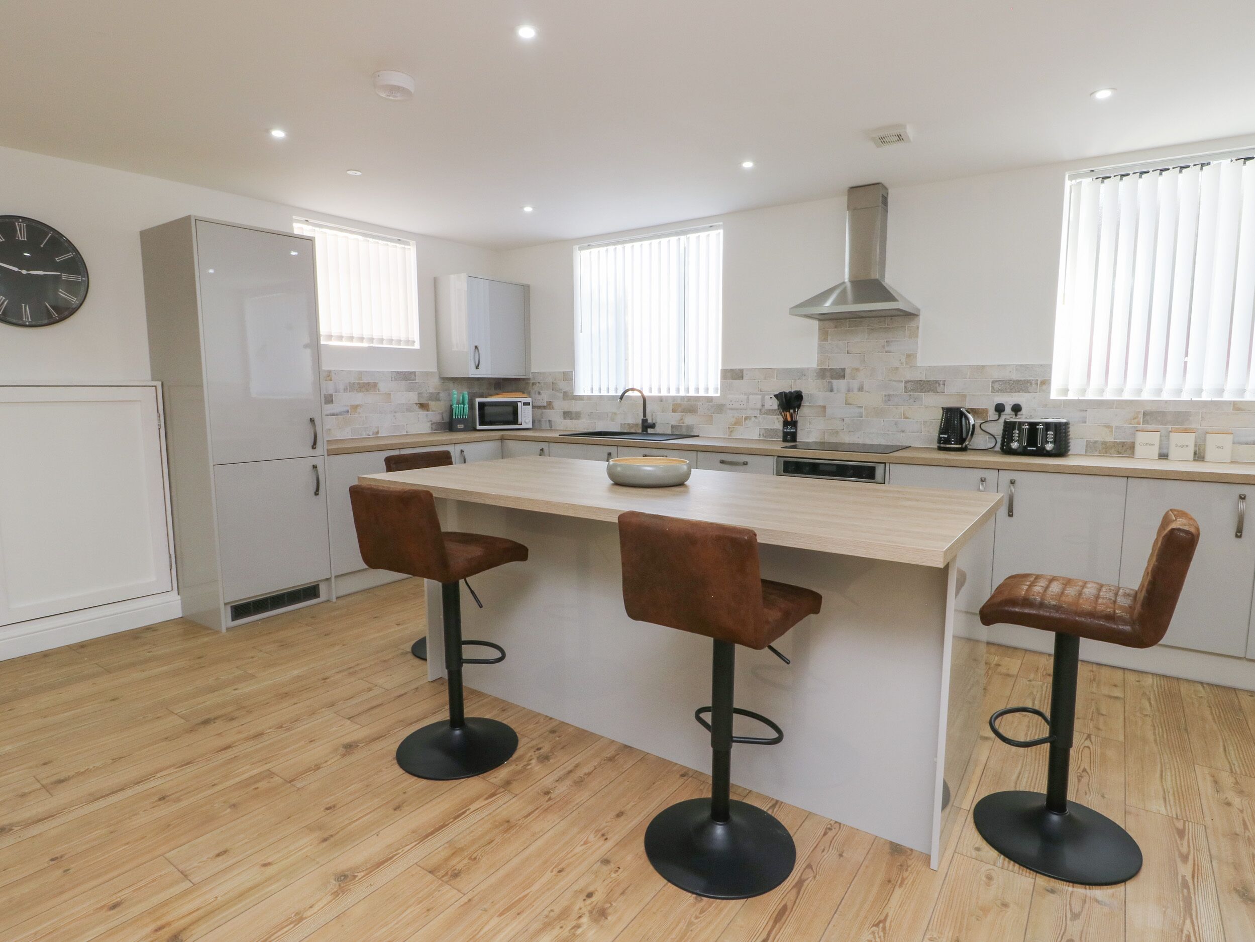 Fridge, dishwasher, electric kettle, toaster