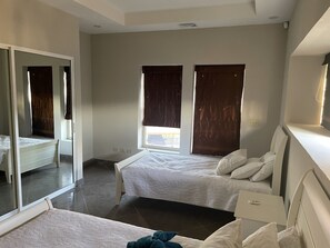 3 bedrooms, iron/ironing board, WiFi, bed sheets