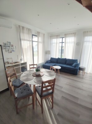 Living area - Ferienhaus Laura 70qm bis 5 Gäste mit Sauna, Whirlpool in der Hauptsaison (Sieroslaw)