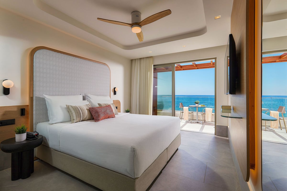 Standard Double Room, Sea View | 1 bedroom, premium bedding, memory-foam beds, in-room safe