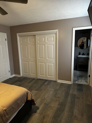 3 Schlafzimmer, Bügeleisen/Bügelbrett, WLAN, Bettwäsche