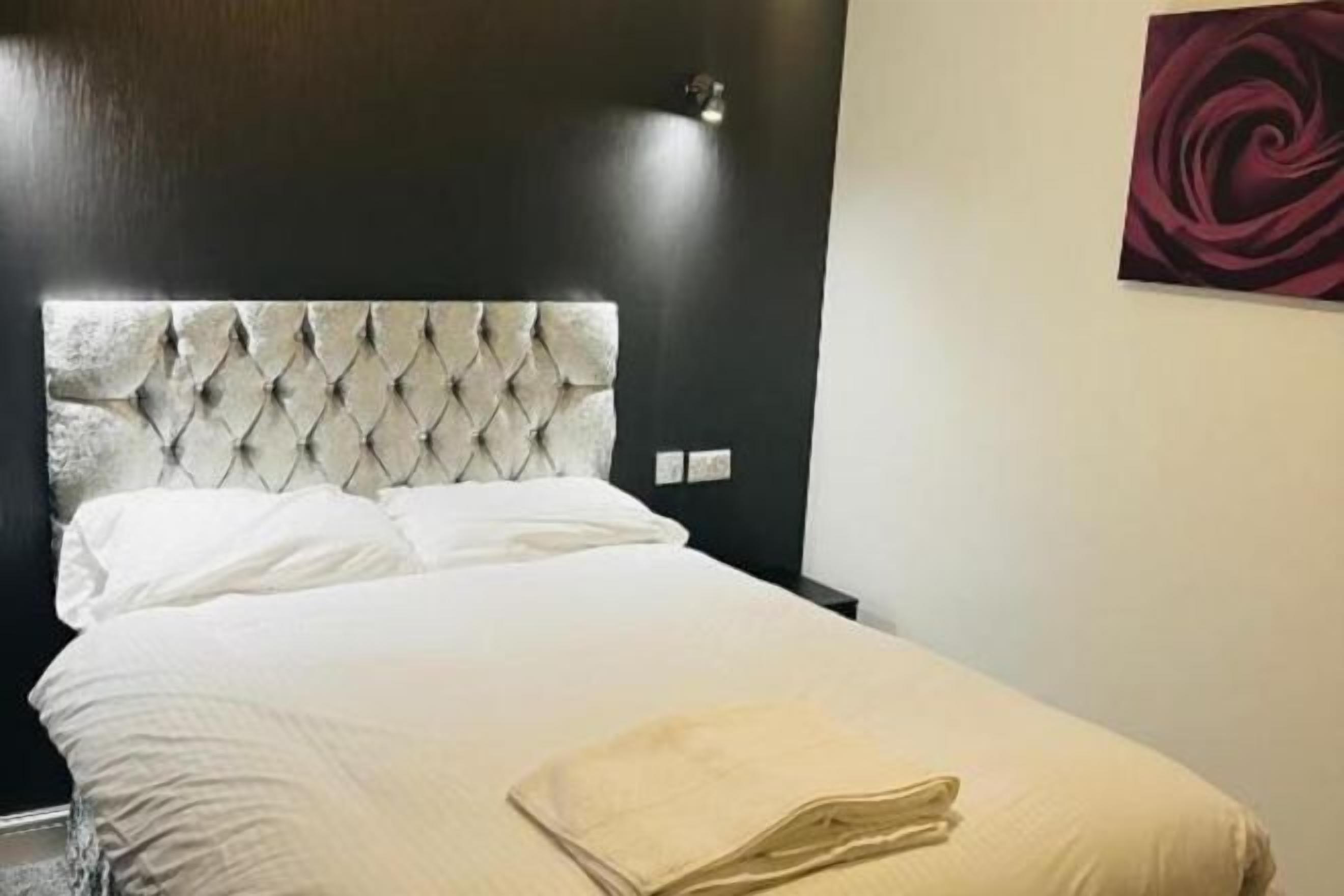 Desk, free WiFi, bed sheets