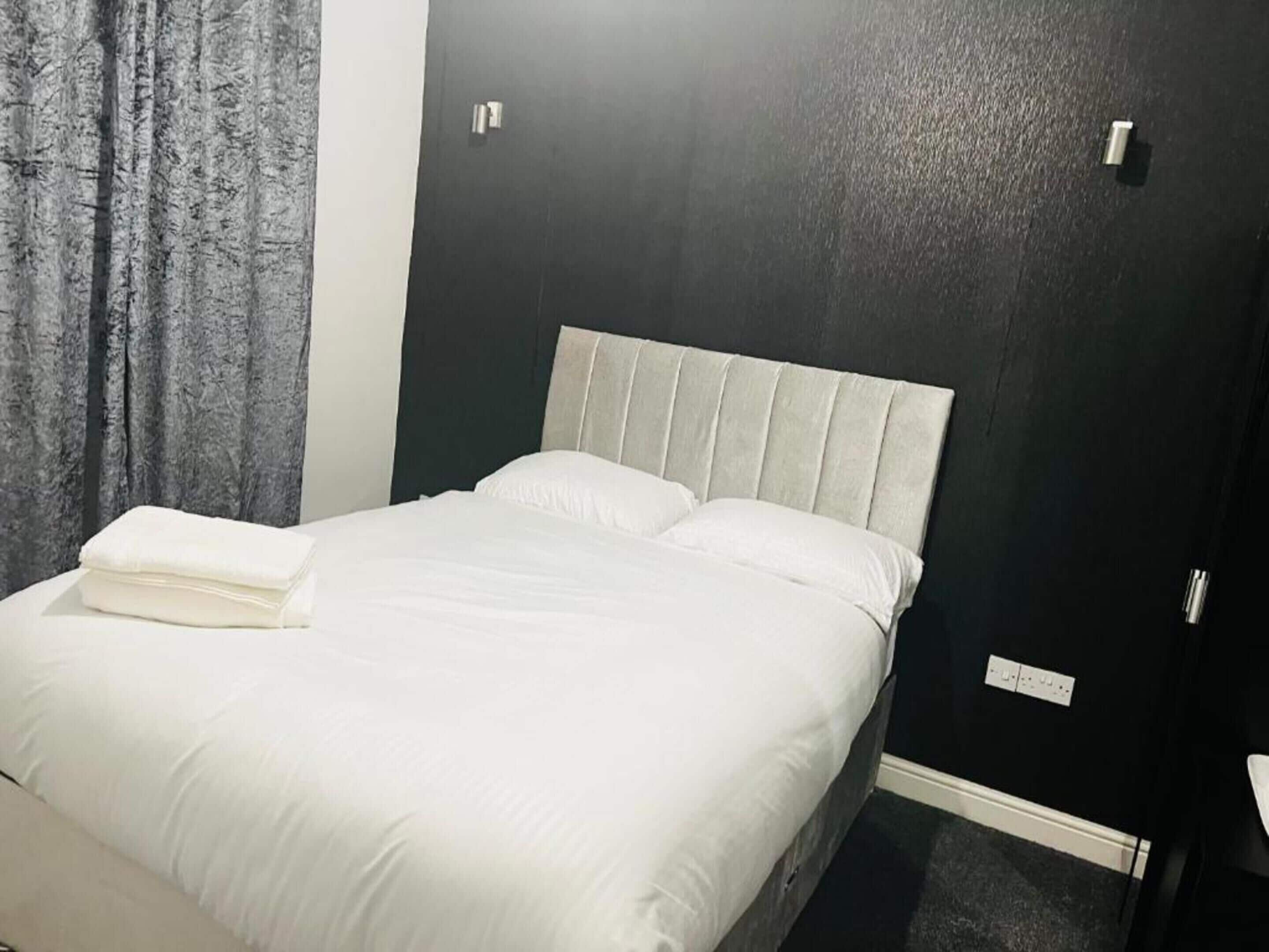 Photo - OYO The Pleasant House