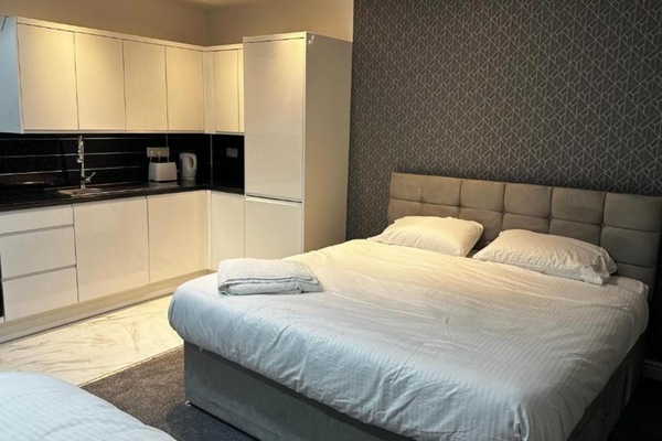 Deluxe Double Room, 1 Double Bed | Desk, WiFi (free), bed sheets