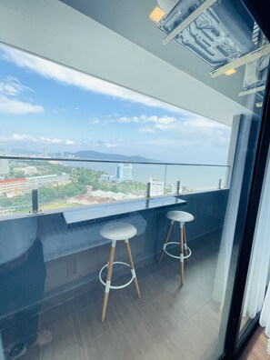 Familienapartment, 3 Schlafzimmer, 2 Bäder, Strandblick | Terrasse/Patio