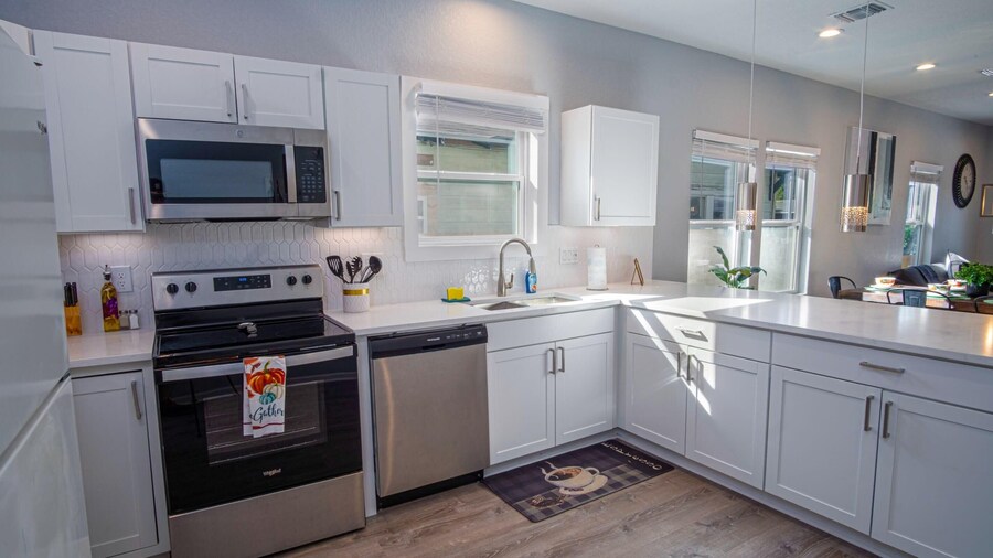 Spectacular Brand New 4br/2.5ba Near DT/ Riverwalk