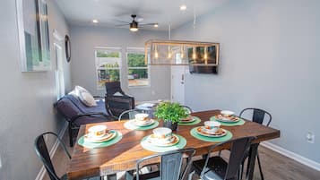 Casa (4 Bedrooms) | Sala de jantar