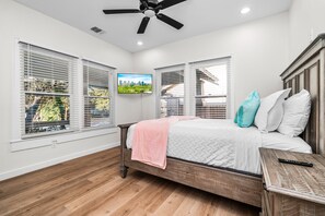 منزل (4 Bedrooms) | 4 عدّة غرف نوم وملاءات أسرّة