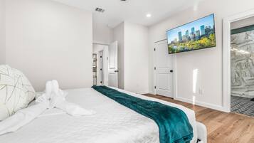 獨棟房屋 (4 Bedrooms) | 4 間臥室、床單