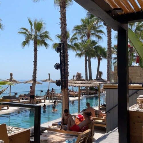 SPACIOUS AND BRIGHT 3 BEDROOM TOWNHOUSE IN “LA CORNISA”, SITIO DE CALAHONDA 