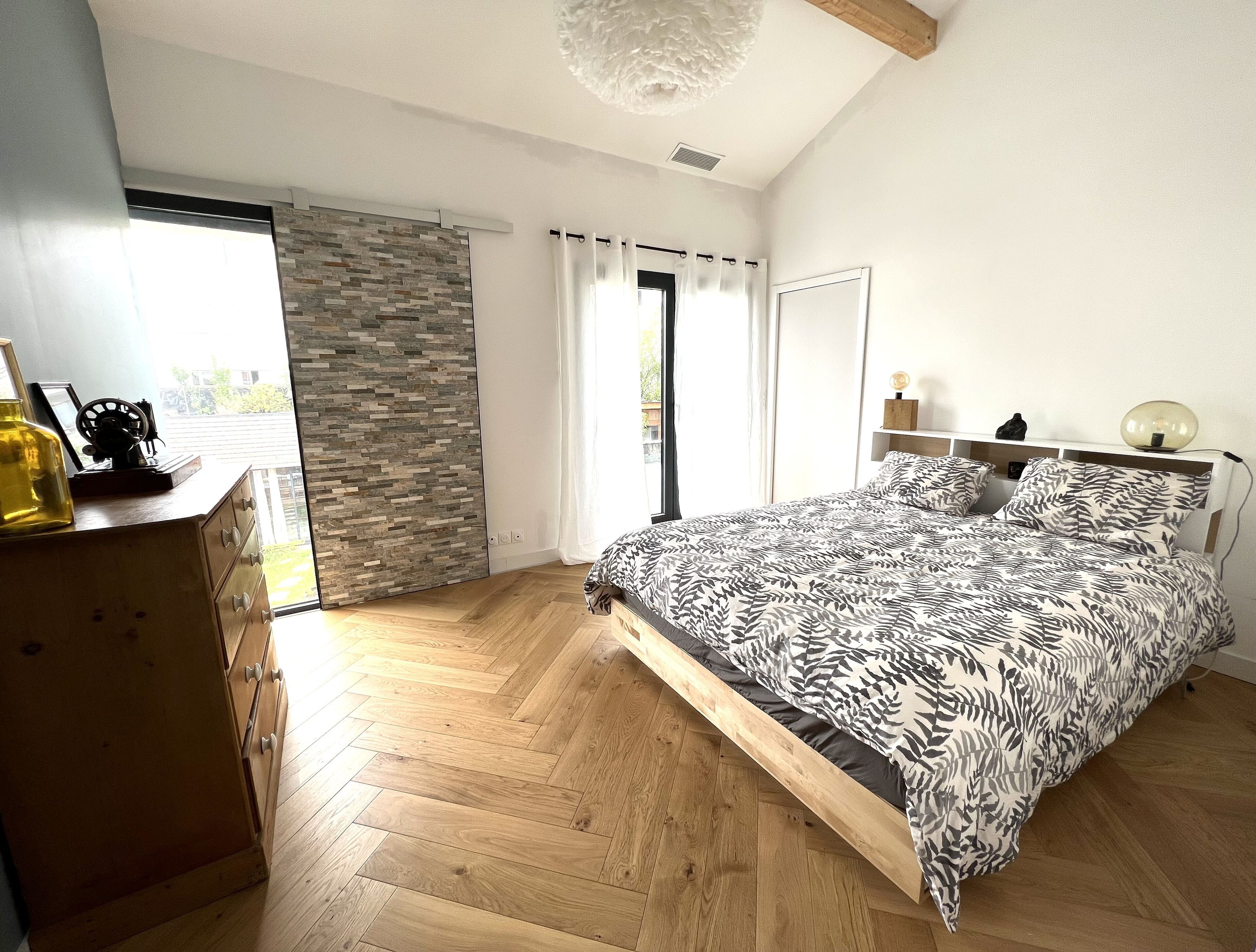 4 bedrooms, iron/ironing board, travel crib, free WiFi