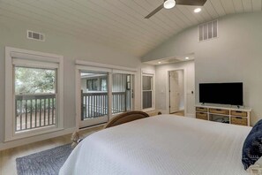 6 bedrooms, iron/ironing board, free WiFi, bed sheets