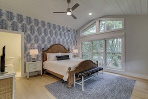 6 bedrooms, iron/ironing board, free WiFi, bed sheets - Luxury Beach Home, Pool & Game Room on Hilton Head (Hilton Head Island)