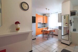 Dining - [Luca's Residence] Cozy One-Bed Como-Milan (Saronno)