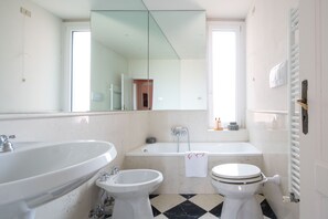 Apartment | Badezimmer