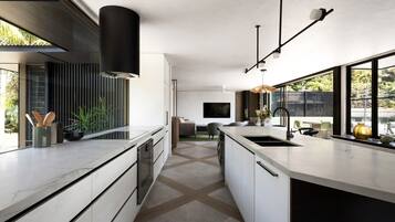 Geladeira, micro-ondas, fogão, cooktop