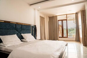 3 bedrooms, iron/ironing board, free WiFi, bed sheets - TheRESTnation (Dehradun)