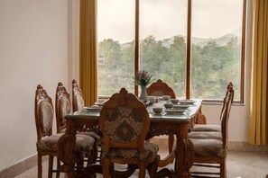 Dining - TheRESTnation (Dehradun)