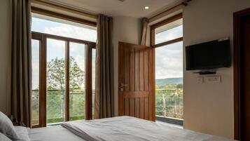 3 chambres, fer et planche à repasser, Wi-Fi gratuit, draps fournis