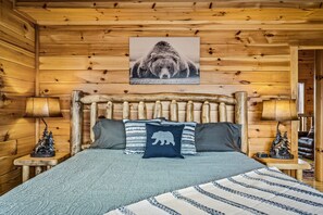 4 bedrooms, iron/ironing board, travel cot, free WiFi - Pool in Cabin, View, Hot Tub, & Game Rm (Sevierville)