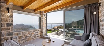 Villa in nature with fantastic sea view!!!