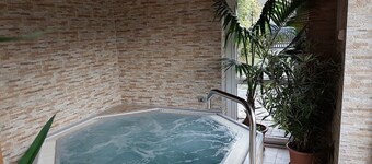 In Ungarn, Bad Hévíz, Fam. Ferienwohnung mit Garten, Außenpool, Sauna, Whirlpool