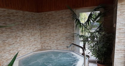 In Ungarn, Bad Hévíz, Fam. Ferienwohnung mit Garten, Außenpool, Sauna, Whirlpool