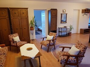 2 bedrooms, iron/ironing board, WiFi, bed sheets - In Ungarn, Bad Hévíz, Fam. Ferienwohnung mit Garten, Außenpool, Sauna, Whirlpool (Hévíz)