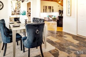 Dining - Lake Lanier/Château E’lan 2 Mi (Buford)