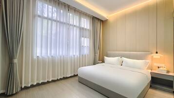 Economy Apartment, 1 Queen Bed, Ensuite | 1 bedroom, free WiFi, bed sheets