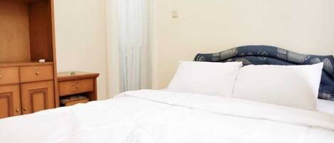 3 bedrooms, WiFi, bed sheets