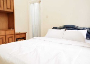 3 bedrooms, WiFi, bed sheets