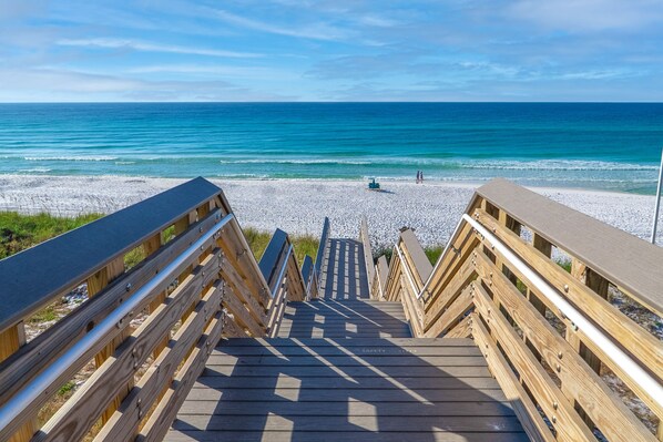 Sun-loungers, beach towels - Sandsational Getaway: Beachfront Bliss! Amalfi Coast D326 (Miramar Beach)