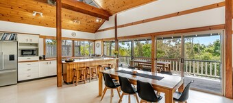 Spooky's 6 Angourie | Private Tree Top Oasis