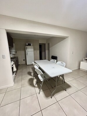 Apartamento estándar, 2 habitaciones | Zona de estar