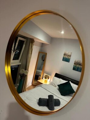 2 dormitorios, escritorio, tabla de planchar con plancha y wifi gratis