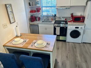 Private kitchen - Medical center/Downtown 1/1 Bed efficiency second floor (Houston)