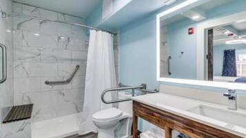 SĂšche-cheveux, serviettes fournies, savon, shampoing