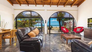 Villa | 3 bedrooms, Internet