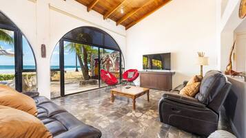 Villa | 3 bedrooms, Internet