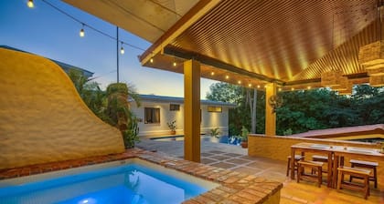 Few Steps to Beach Private Pool and Jacuzzi
