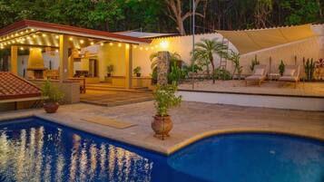 Villa | 5 bedrooms, Internet