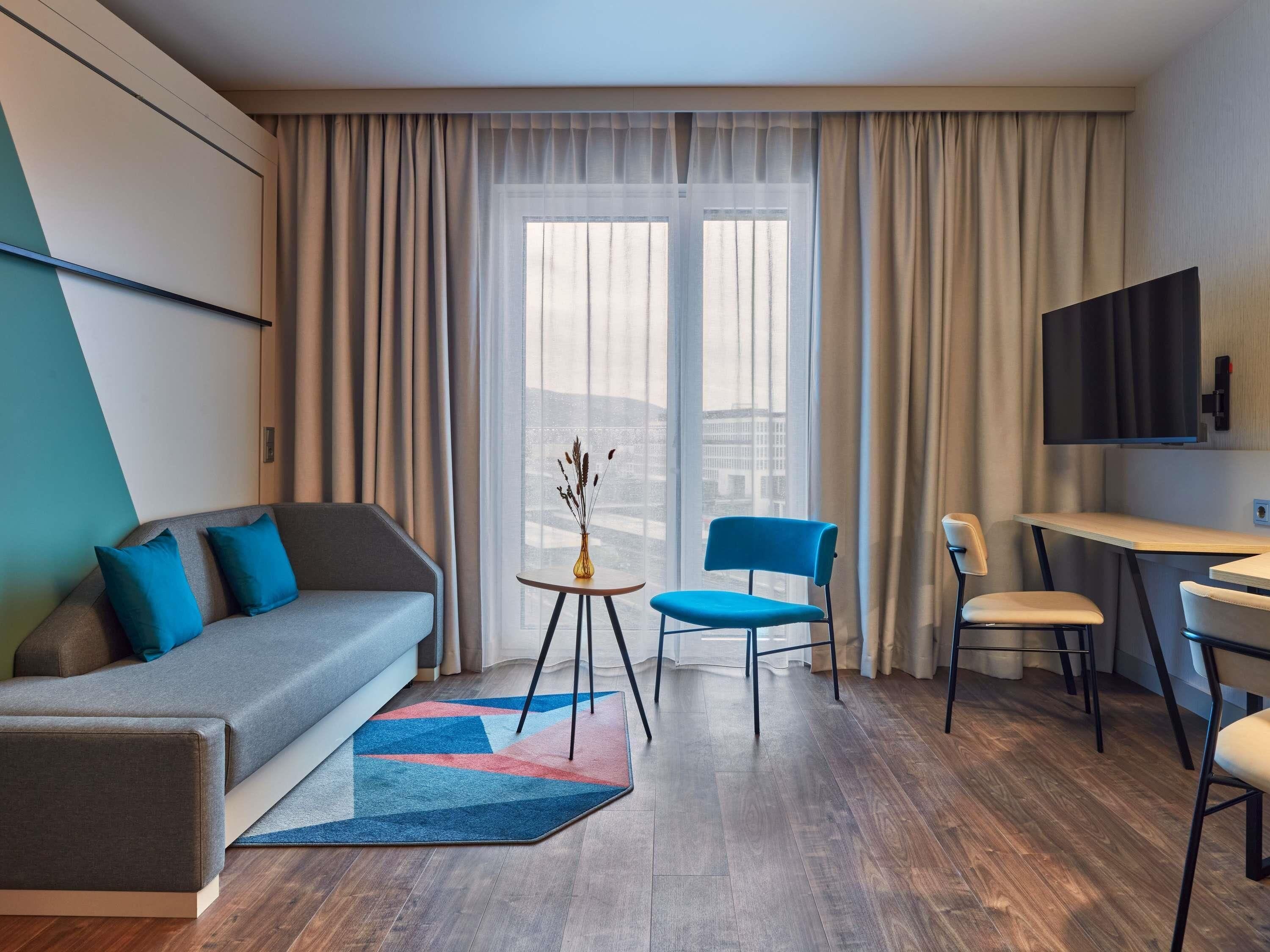 Studio, 1 Double Bed | Hypo-allergenic bedding, in-room safe, desk, laptop workspace